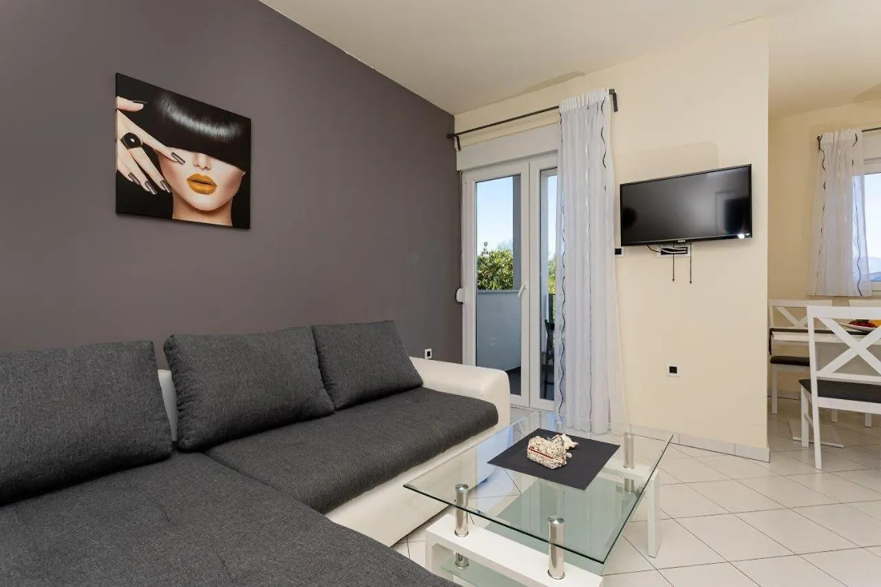 Domagoj D&D, Baska Apartment