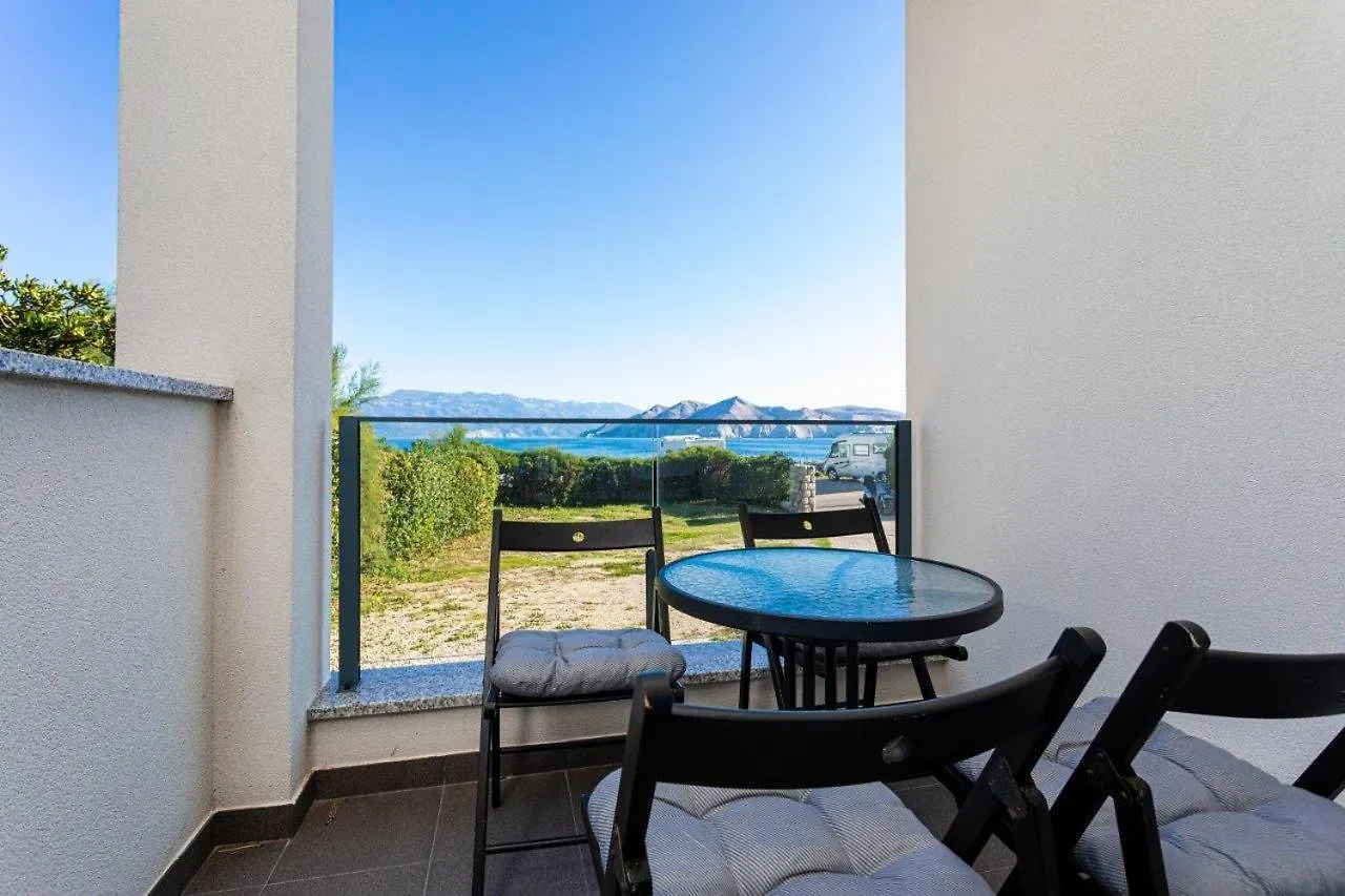 Domagoj D&D, Baska Apartment