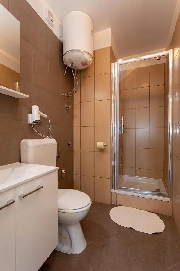 Domagoj D&D, Baska Apartment