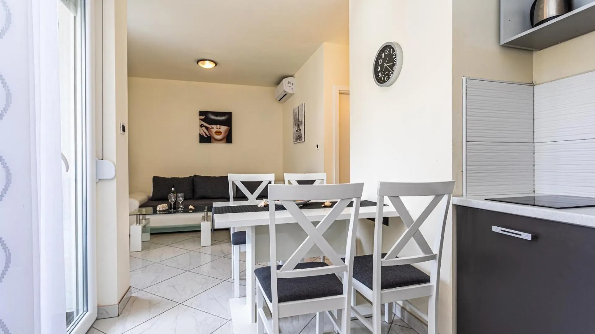 Domagoj D&D, Baska Apartment